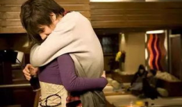 男上女下视频,男上女下视角下的情感互动瞬间